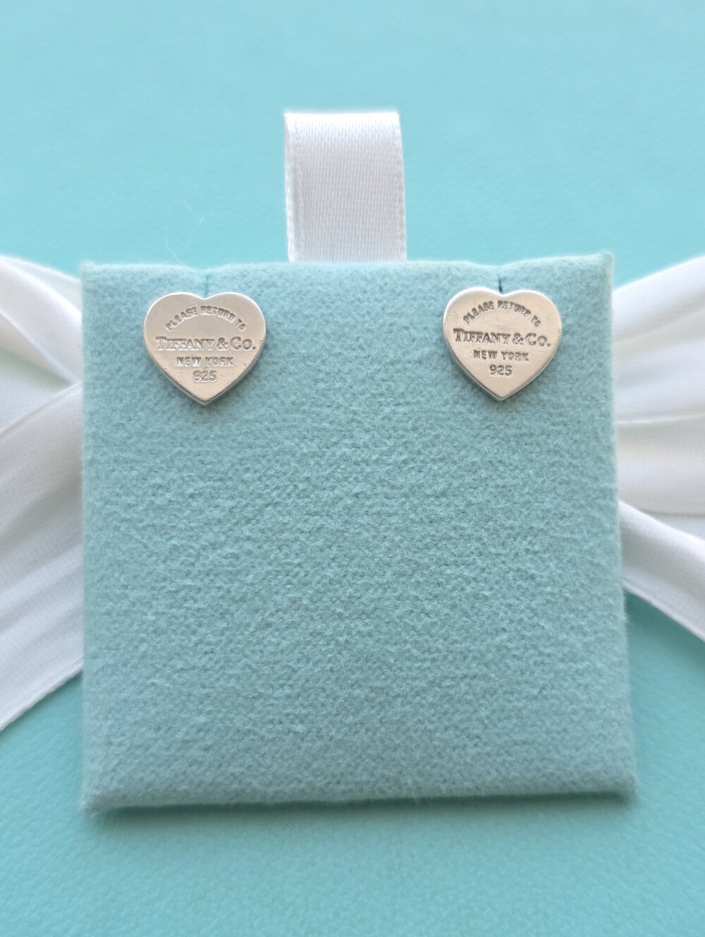 T&Co Mini heart tag earrings